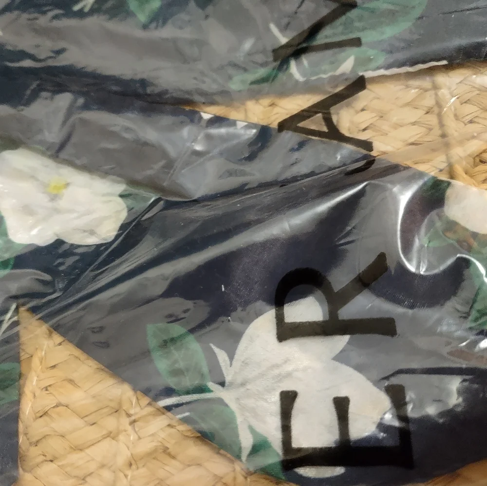 NEW IN PACKAGE DRAPER JAMES Straw Bag with Floral Scarf - Picture 4 of 9